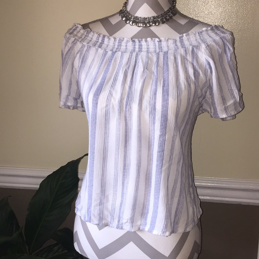 🍁Nautical cold shoulder crop top